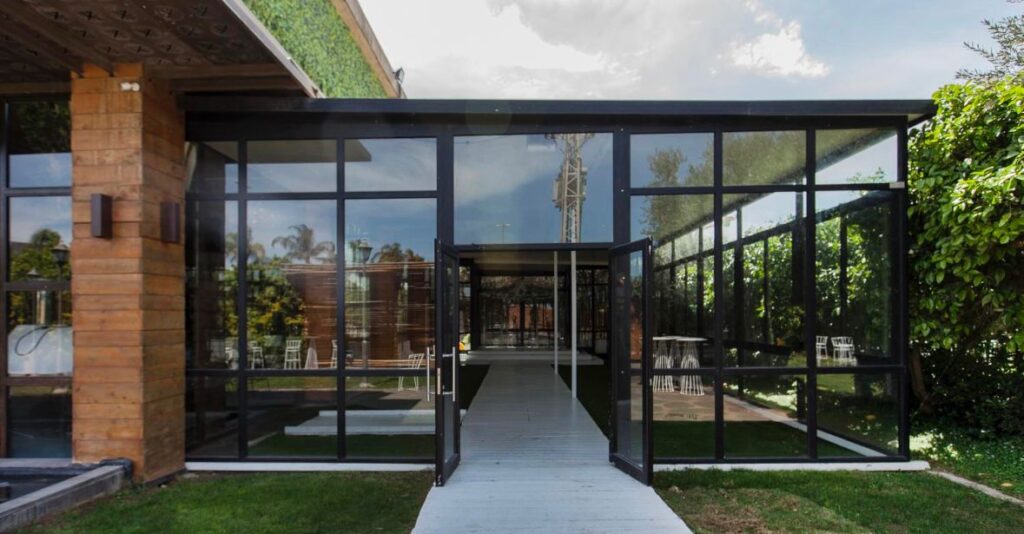 1762153967469-xfuo6b1nggm